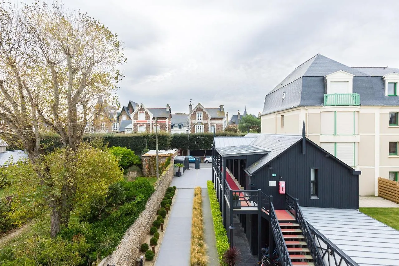 Hotel Ar Iniz Saint-Malo 3*,